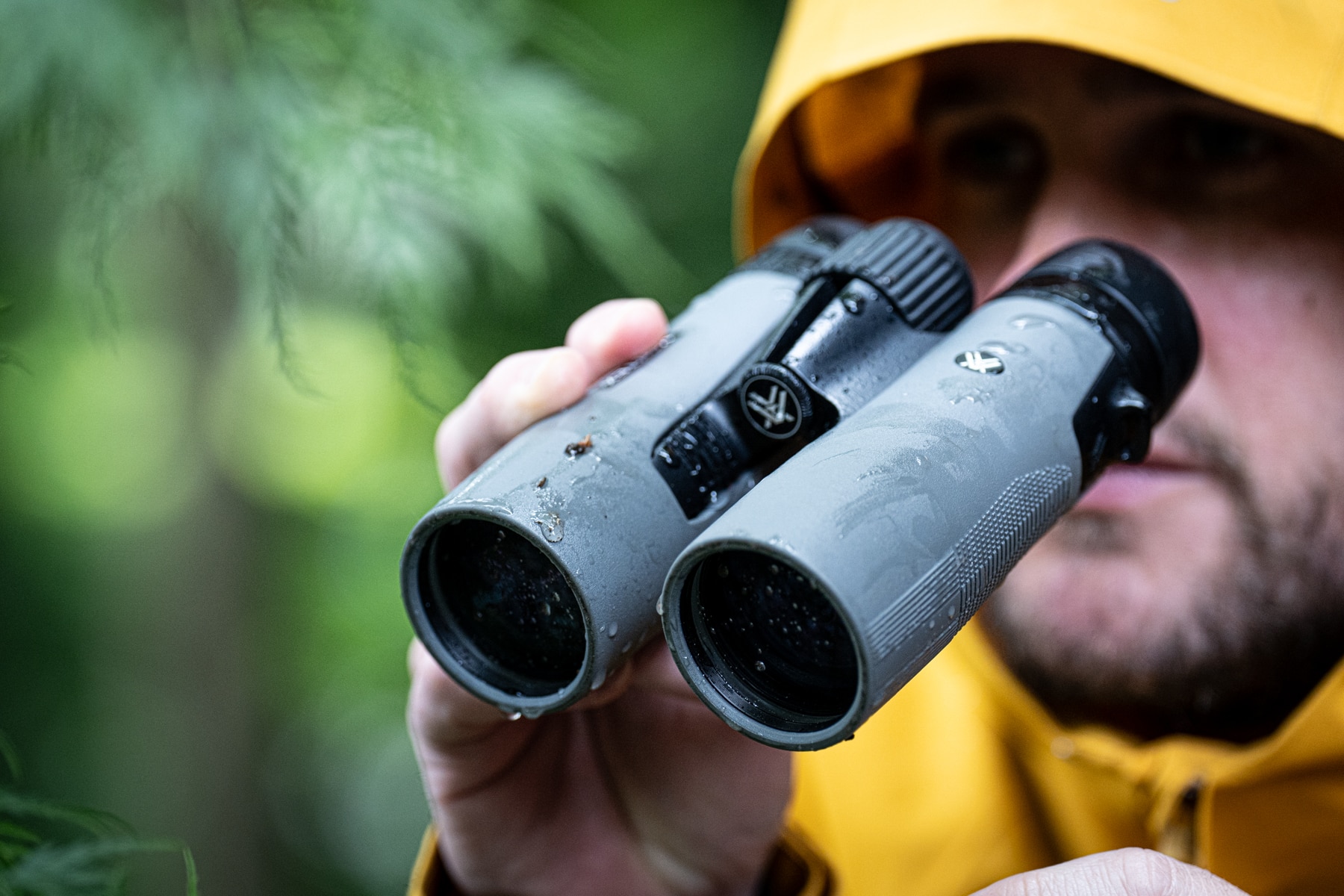 Best Binoculars for Alaska Wildlife: A NatGeo TV Crew's Guide